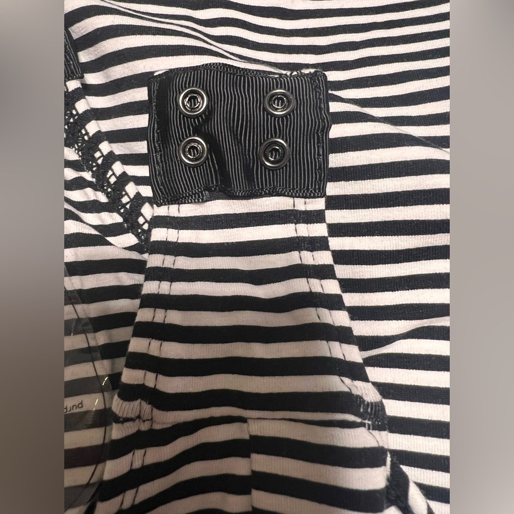 Classic Black and White Striped Sleeveless
Bodysuit. NWT.Sz/L - Picture 6 of 7